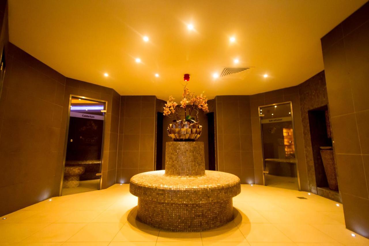The Mere Golf Resort & Spa Exterior photo