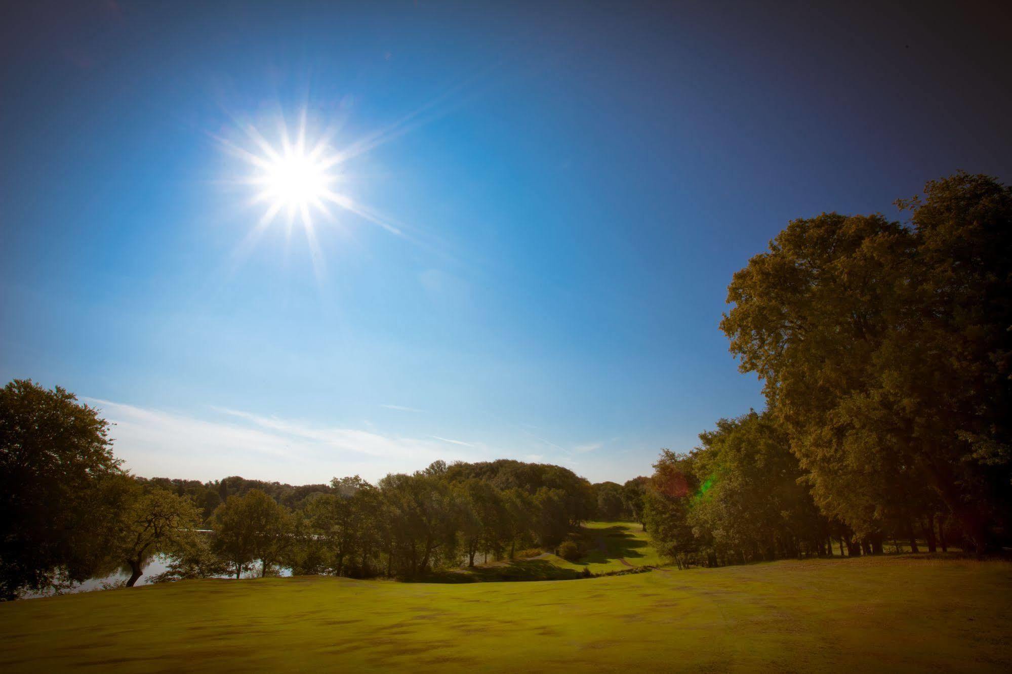 The Mere Golf Resort & Spa Exterior photo